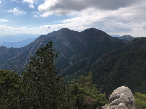 4東海展望より仙ヶ岳を望む.jpeg