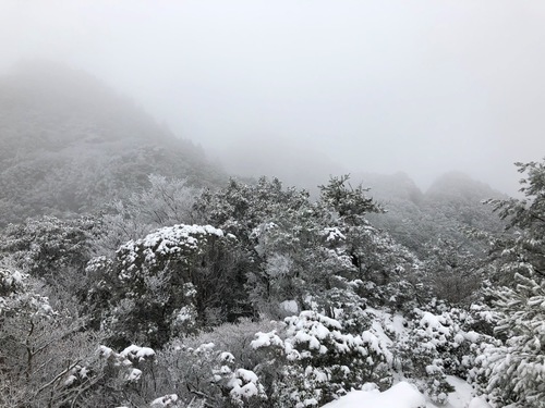 7三国岳と那須ヶ原山への稜線.jpeg