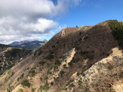 8宮指路岳と鈴鹿北部の山々.jpeg