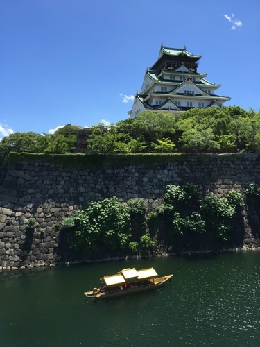 夏の大阪城と屋形船.jpg