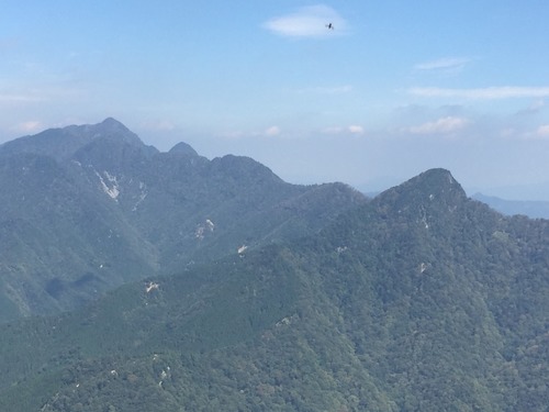 大普賢岳と行者還岳(鉄山山頂から).jpg