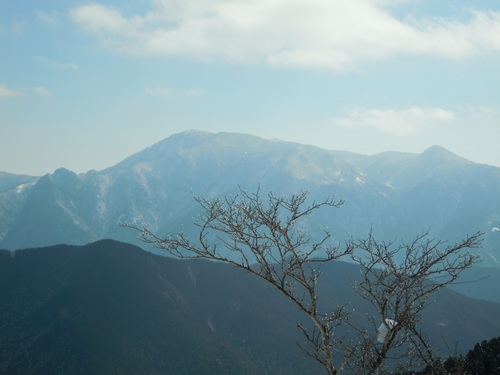 弥山(中央)と鉄山(左)・頂仙岳(右).jpg