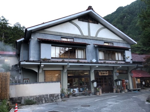 1早朝の中房温泉.jpeg