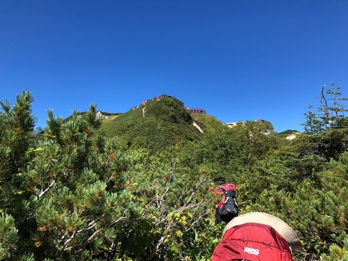 4燕山莊をめざす.jpeg